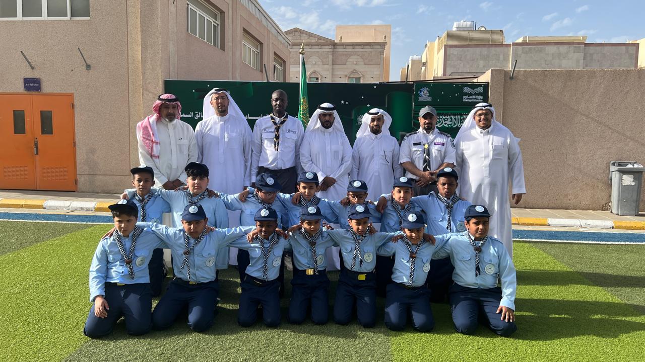 بحضور قيادات كشفية وتربوية .. تدشين فرقة أشبال مدرسة غالب بن عبدالله الكناني الابتدائية بالمدينة المنورة