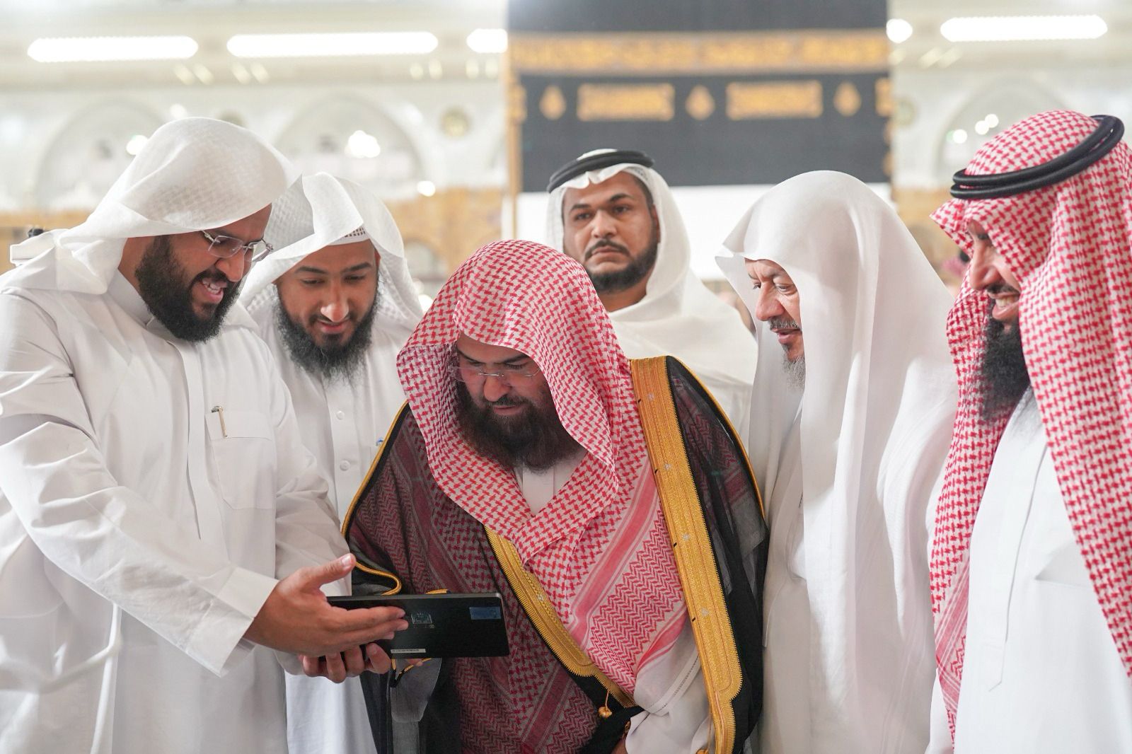 تدشين الدورة العلمية الكبرى «إتحاف الناسك بأحكام المناسك» بالمسجد الحرام بالتعاون مع الأمانة العامة لهيئة كبار العلماء لتعزيز الوعي الشرعي في حج 1447هـ