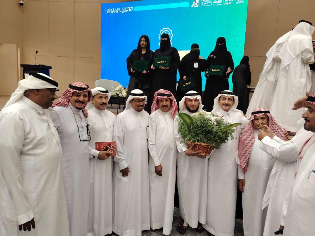 بين الكلمة والرأي حين يصبح الحوار فنًّا