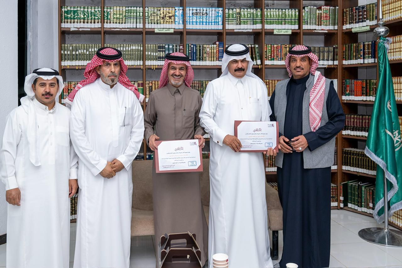 احتفاءً باليوم العالمي للكتاب.. سفارة جمعية الأدب بالباحة تنظم أمسية (دور معارض الكتاب في تعزيز الثقافة في السعودية ) 