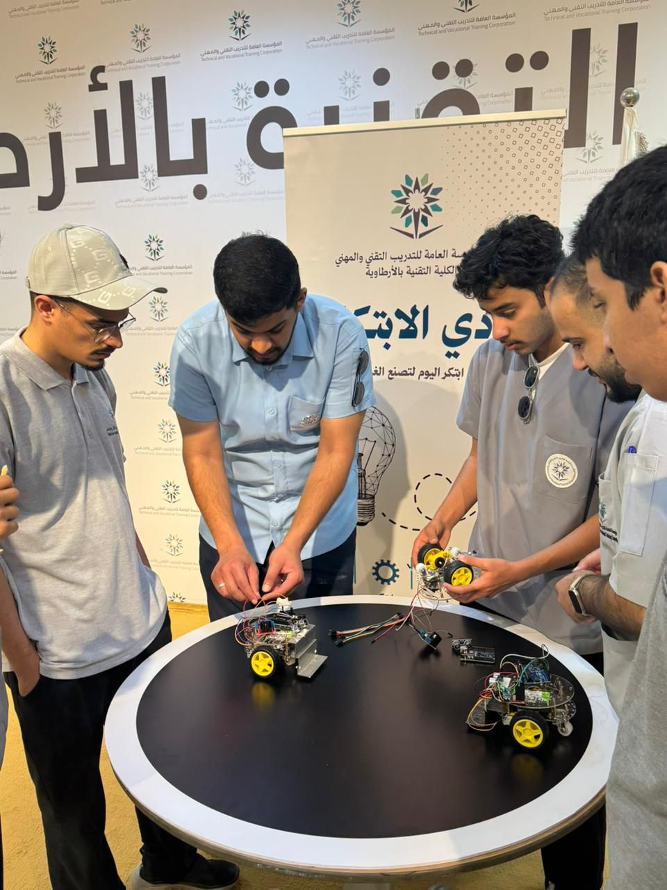 الكلية التقنية بالأرطاوية تنفذ برامج وفعاليات ضمن أسبوع الابتكار