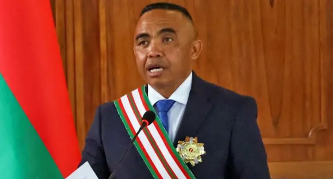 مدغشقر تعلن عن إحباط “مؤامرة” لاغتيال رئيسها وتوقيف 13 مشتبها