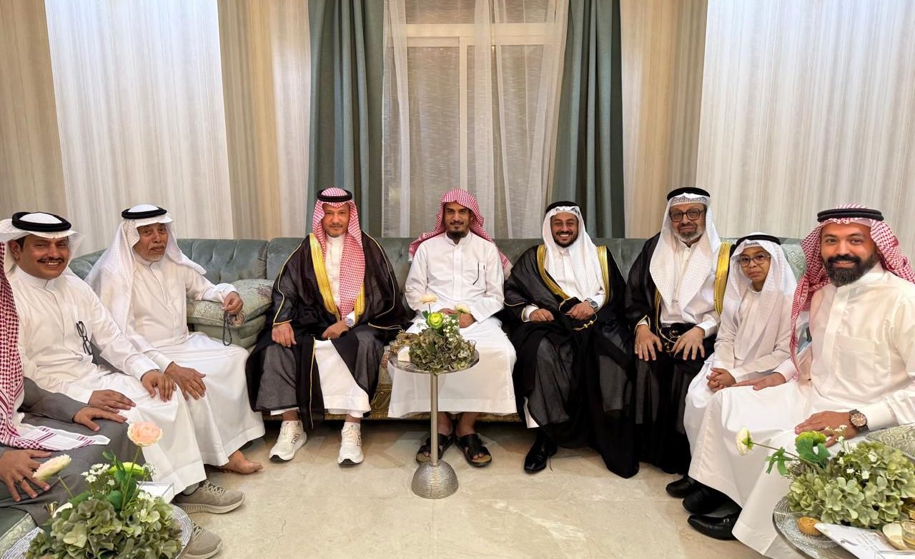 قانديه والصحفي يحتفلون بعقد قران الدكتور فضل