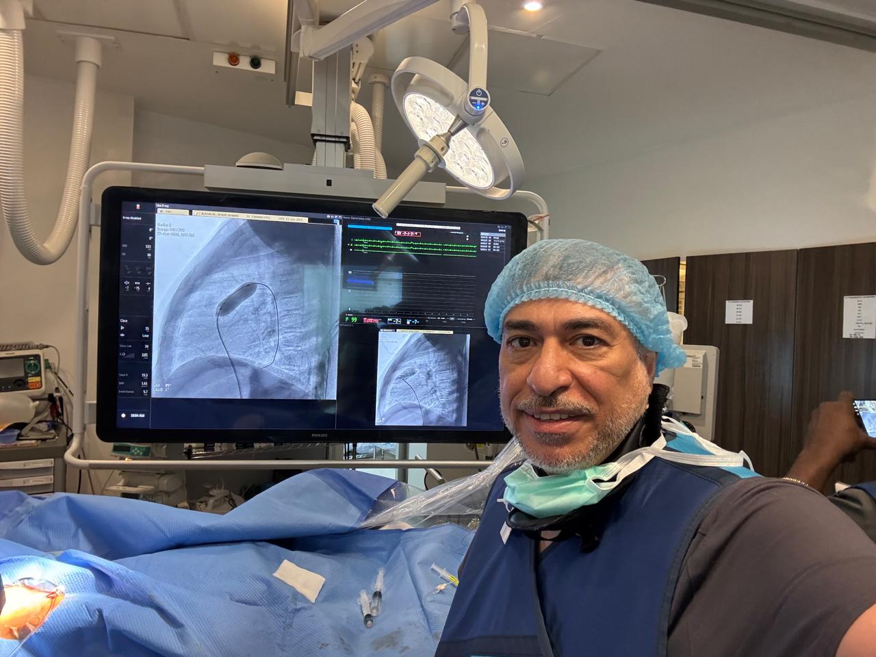 فريق طبي من جامعة الملك عبدالعزيز وتجمع الجوف ينجح في إجراء أول عملية “قسطرة قلب للأطفال” بالقريات