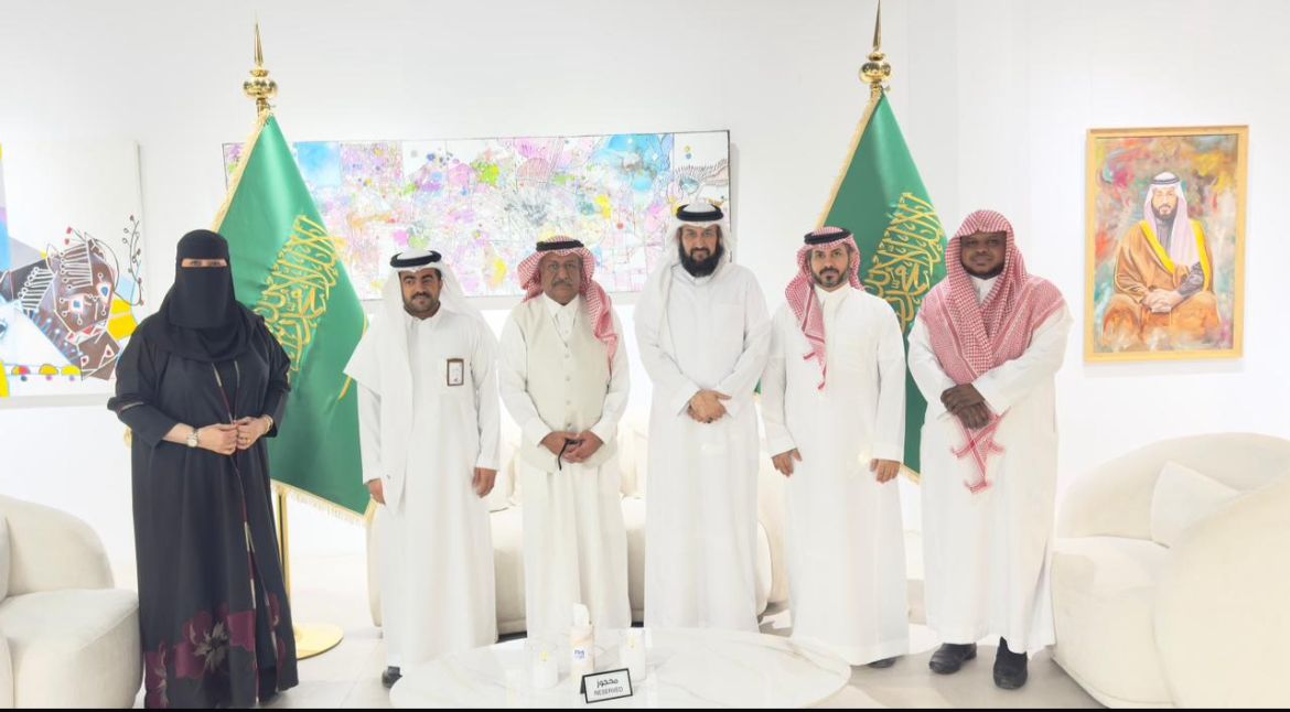 بحضور نوعي وتفاعل لافت.. “وهج اللون” يختتم ورشة “قوة الأفكار” للدكتور فهد الزهراني