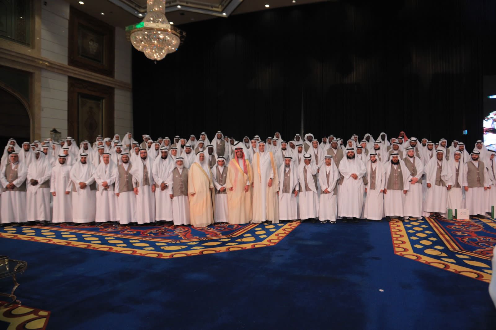 نائب أمير منطقة مكة ..الأمير سعود بن جلوي يشرف حفل أكبر عدد لحفاظ القرآن في تاريخ المملكة