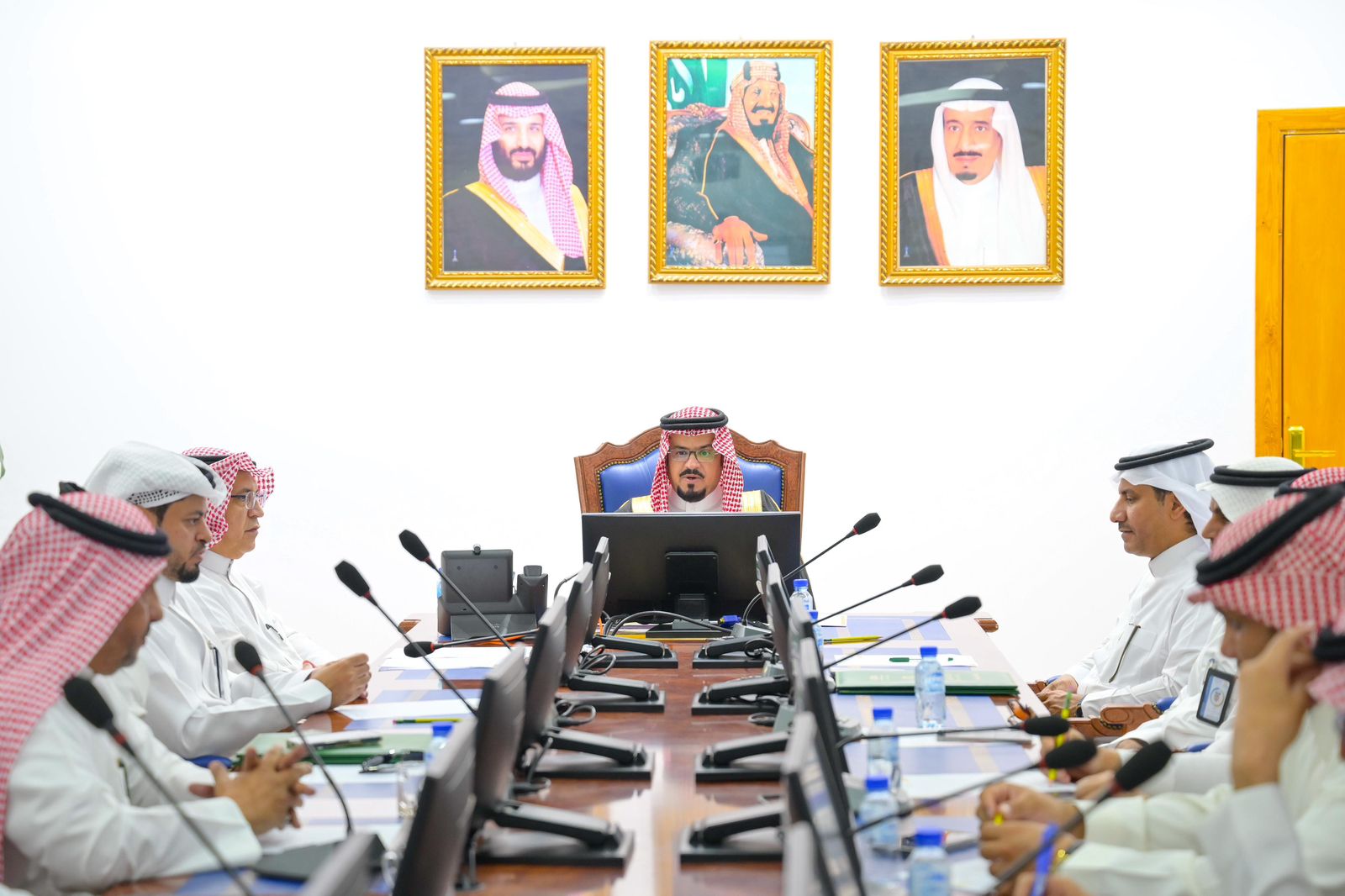 أمين الباحة يرأس اجتماع اللجنة التوجيهية للطوارئ والأزمات .. ويؤكد الجاهزية واستمرارية الأعمال