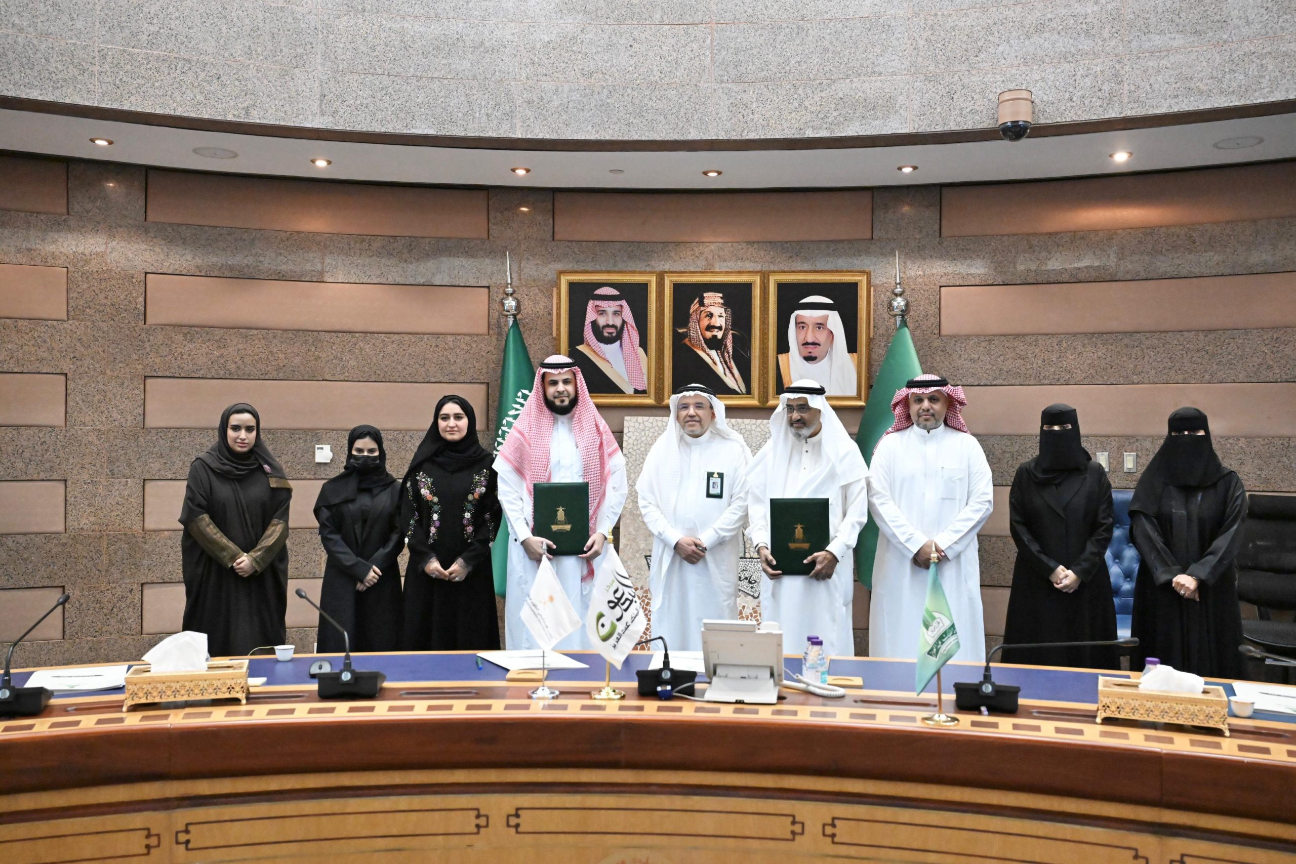 مركز المبدعون والمكتب الإستراتيجي لتطوير جازان يوقعان اتفاقية لتعزيز التدريب وبناء القدرات البشرية