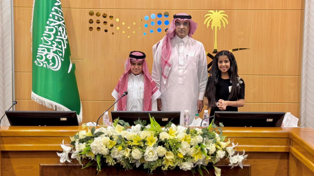 تعليم الطائف يكرم 100 طالب وطالبة في مسابقة التوعية الغذائية 