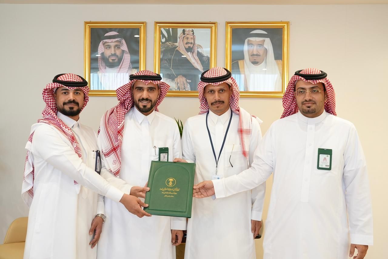 بيئة مكة تسلّم موقع محطة رفع وخزن فرع وزارة   البيئة بمكة بالمحافظة
