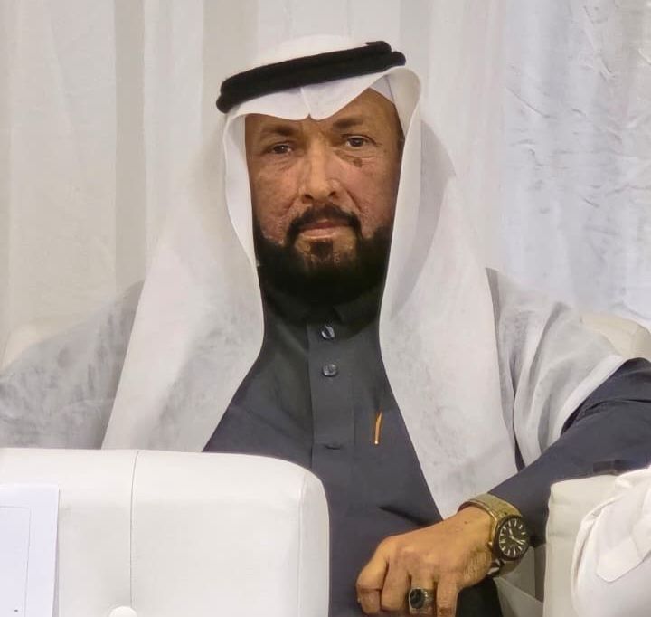 أخفيك بين السطور