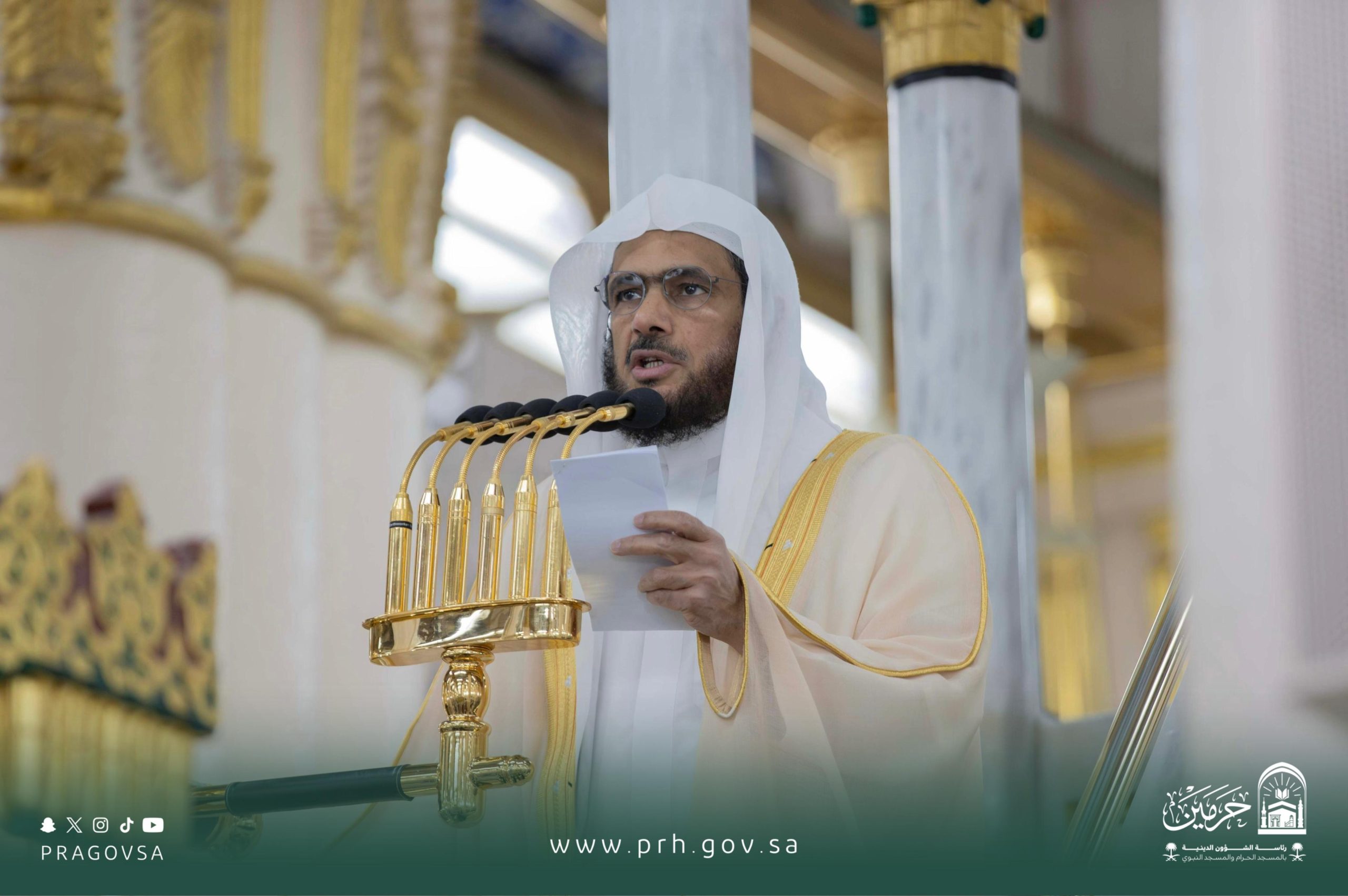 الثبيتي يؤم المصلين لصلاة الجمعة بالمسجد النبوي الشريف 