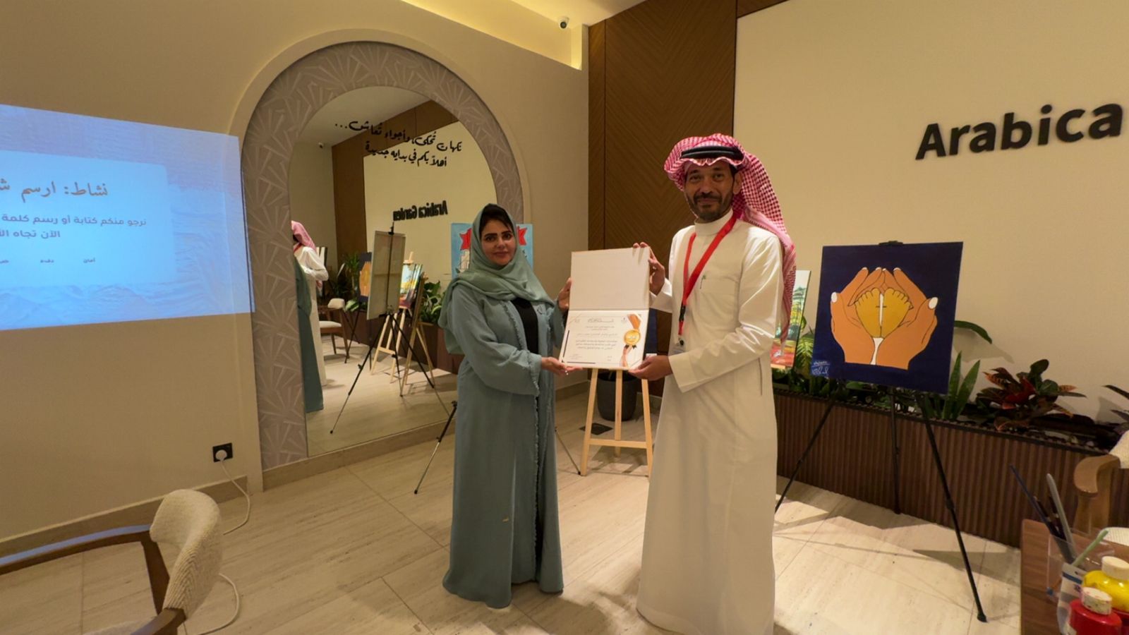في اليوم العالمي للأسرة.. تكريم الفنان وهيب شاهين في فعالية مجتمعية تنبض بالمحبة بين كوفي أربيكا وريشة فنان