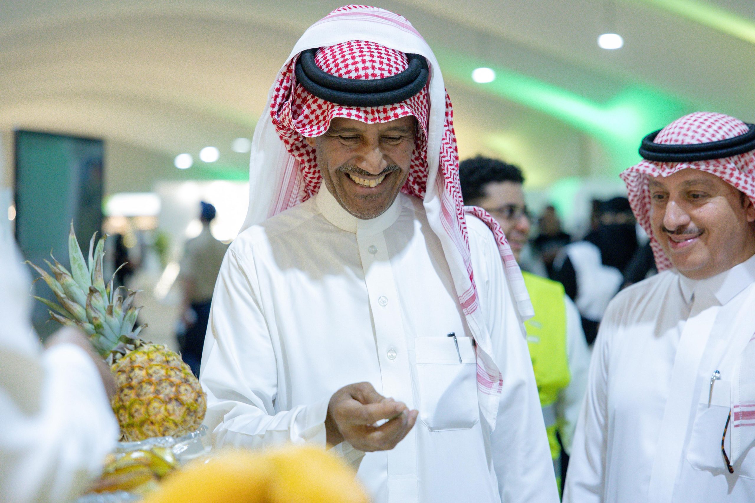 خالد عبدالرحمن يزين ليالي حصاد المانجو 2026.. وحضور كثيف يملأ واجهة صبيا