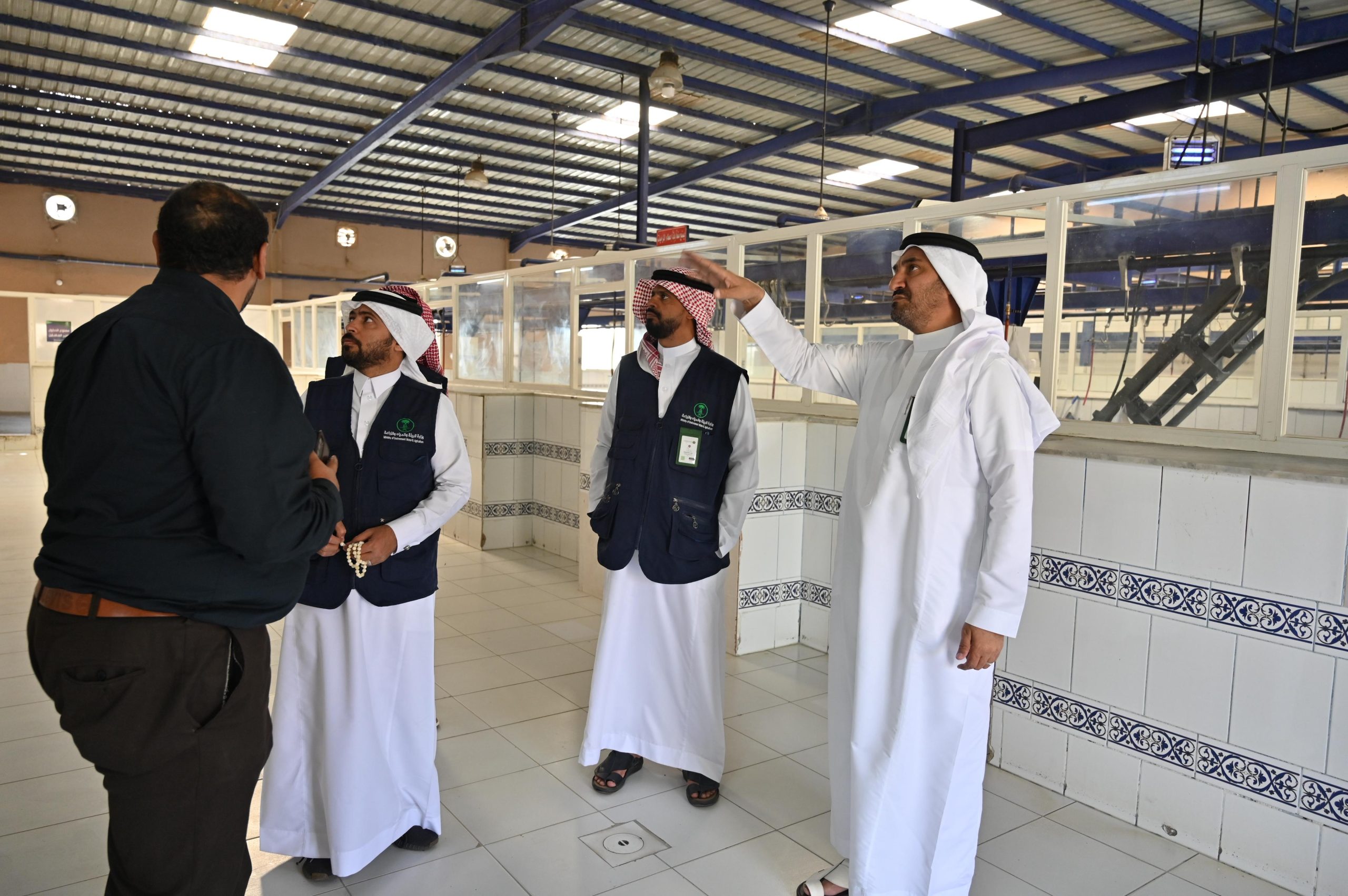 المهندس فهد مفتاح يقف ميدانيًا على جاهزية المسالخ وأسواق المواشي بمنطقة الباحة استعدادًا لموسم الحج