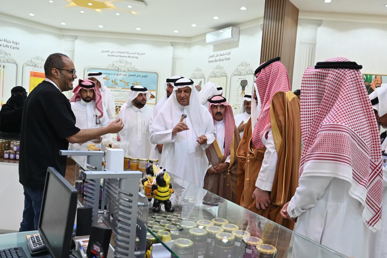 تدشين فعاليات اليوم العالمي لنحل بالباحة