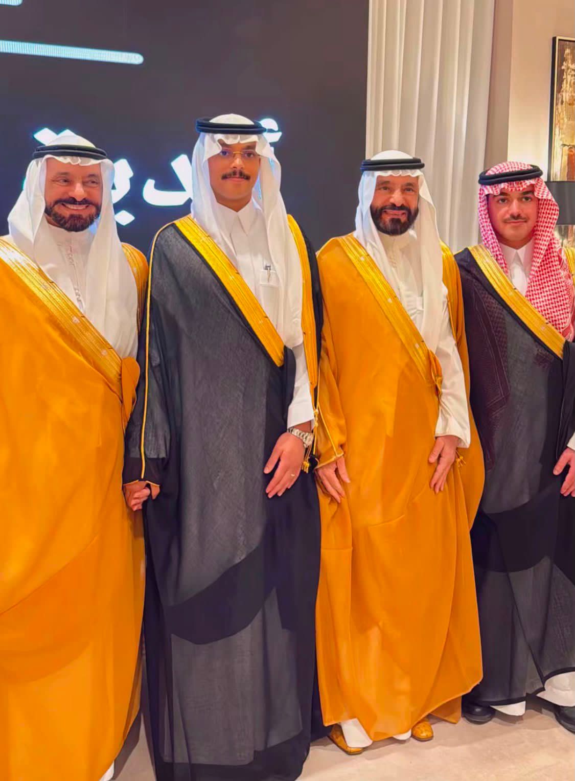 الأمراء(نايف الشعلان) و (سعود الشعلان) و (فيصل الشعلان) يشرفون حفل زواج(أبن) السفير(عبدالله العنزي) المهندس (عبدالعزيز) بالعاصمة الرياض