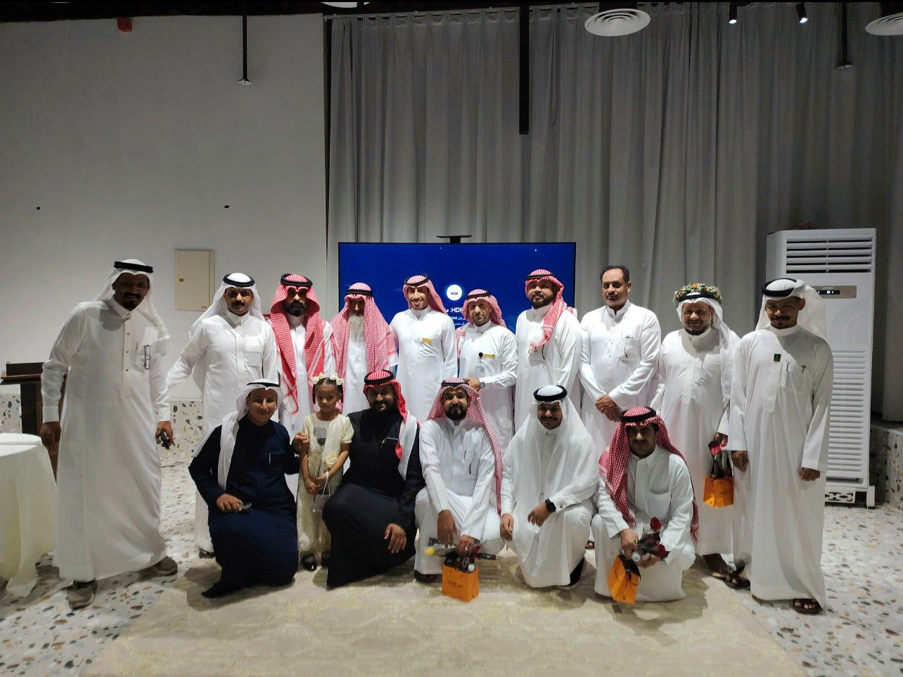 فريق صدى جازان الإعلامي يقيم حفل معايدة لأعضائه