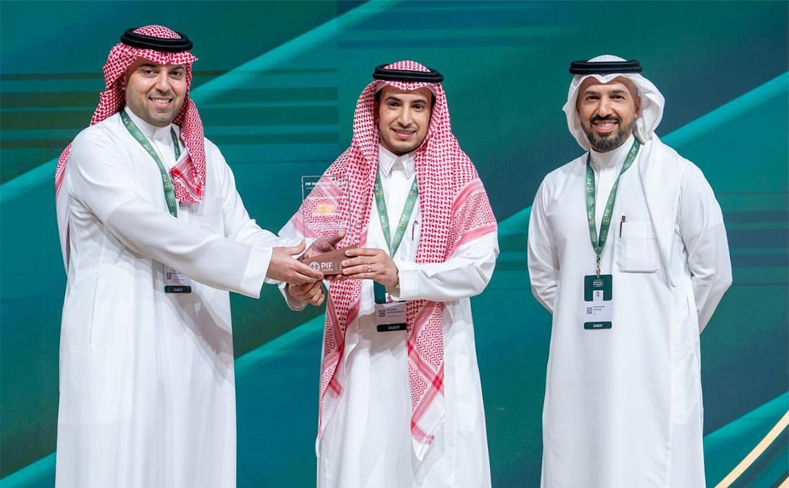 عِلم” تحصد جائزة الثقافة المؤسسية ضمن منتدى شركاء صندوق الاستثمارات العامة 2026