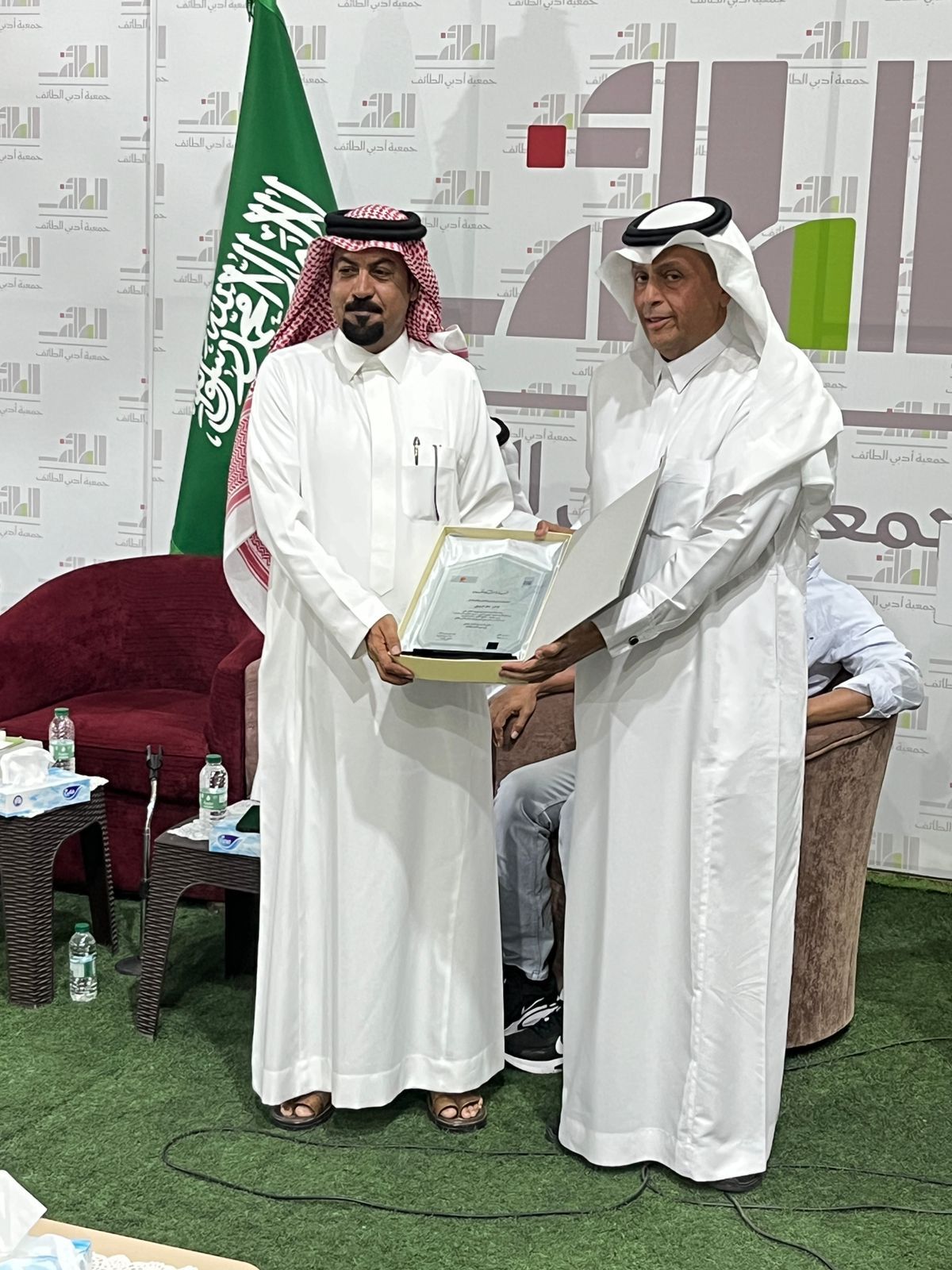“جيولوجيا المعنى”.. أدبي الطائف وقيصرية الكتاب ينقبان عن الجمال في أمسية شعرية استثنائية