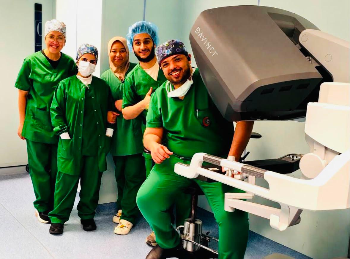 فريق طبي ينجح في زراعة كلى روبوتية خارج الغشاء البريتوني بالمدينة الطبية للحرس الوطني بالرياض 