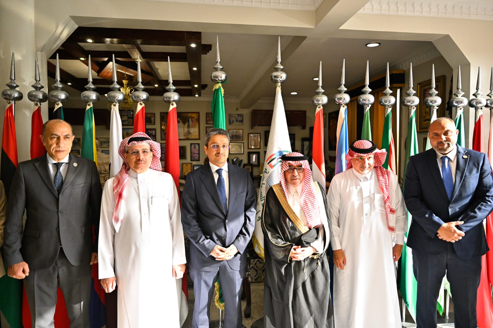 وزير الثقافة والسياحة اليمني يبحث آفاق التعاون المشترك مع معالي رئيس المنظمة العربية للسياحة بمقر المنظمة في جدة 