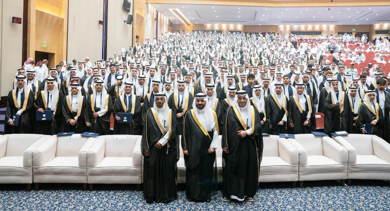 برعاية سمو محافظ الأحساء وكيل المحافظة يكرّم 537 من الطلبة المتميزين على مستوى المحافظة