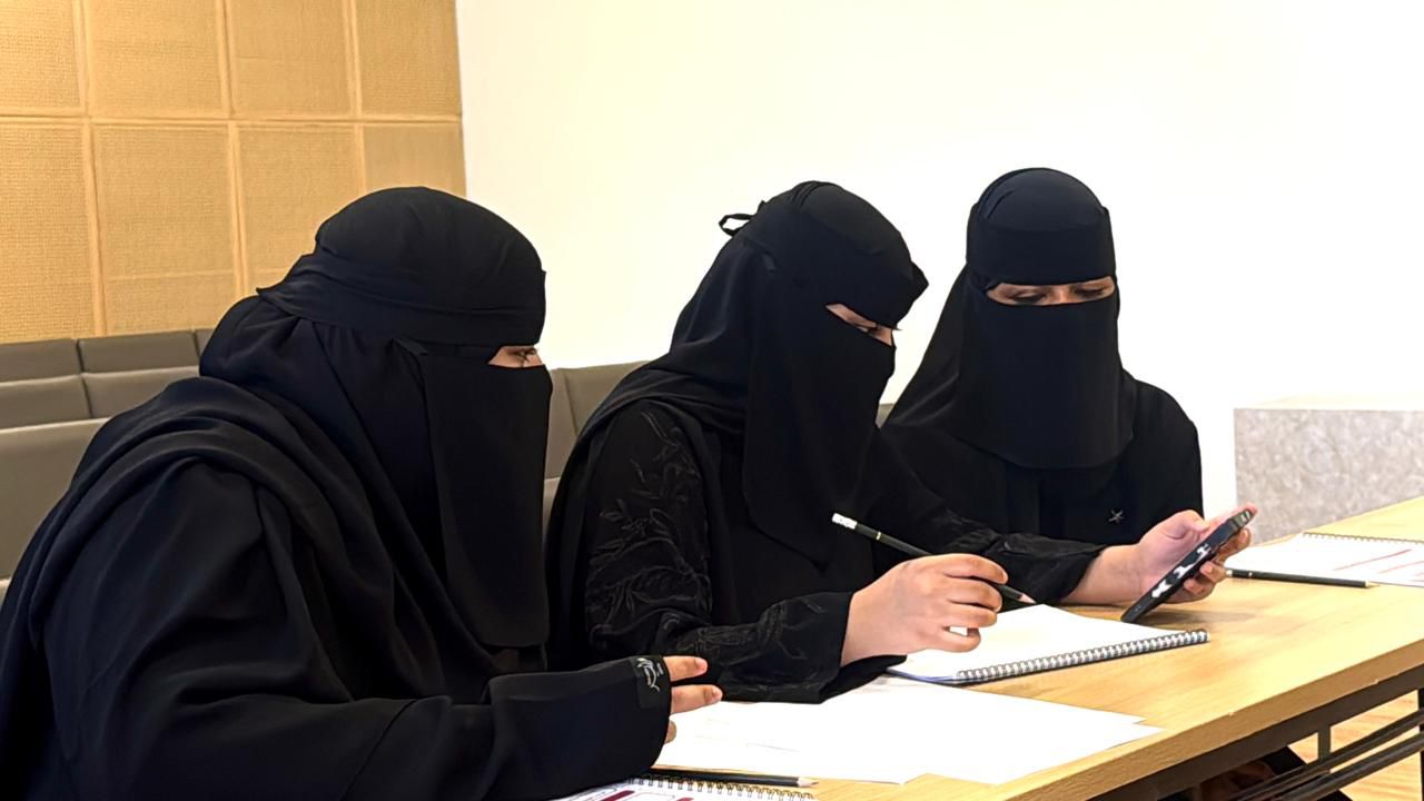 اختتام برنامج فواصل ونقاط لتمكين المراهقين بمشاركة 28 مستفيد