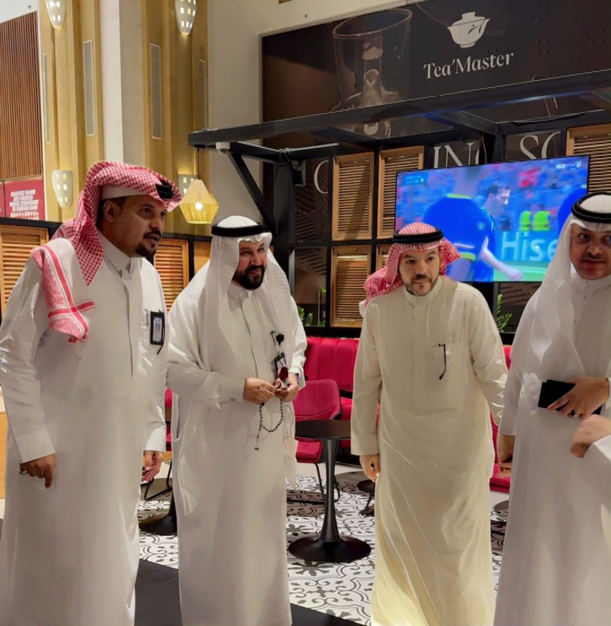 نادي رسالة الإعلام يعايد اعضائه 