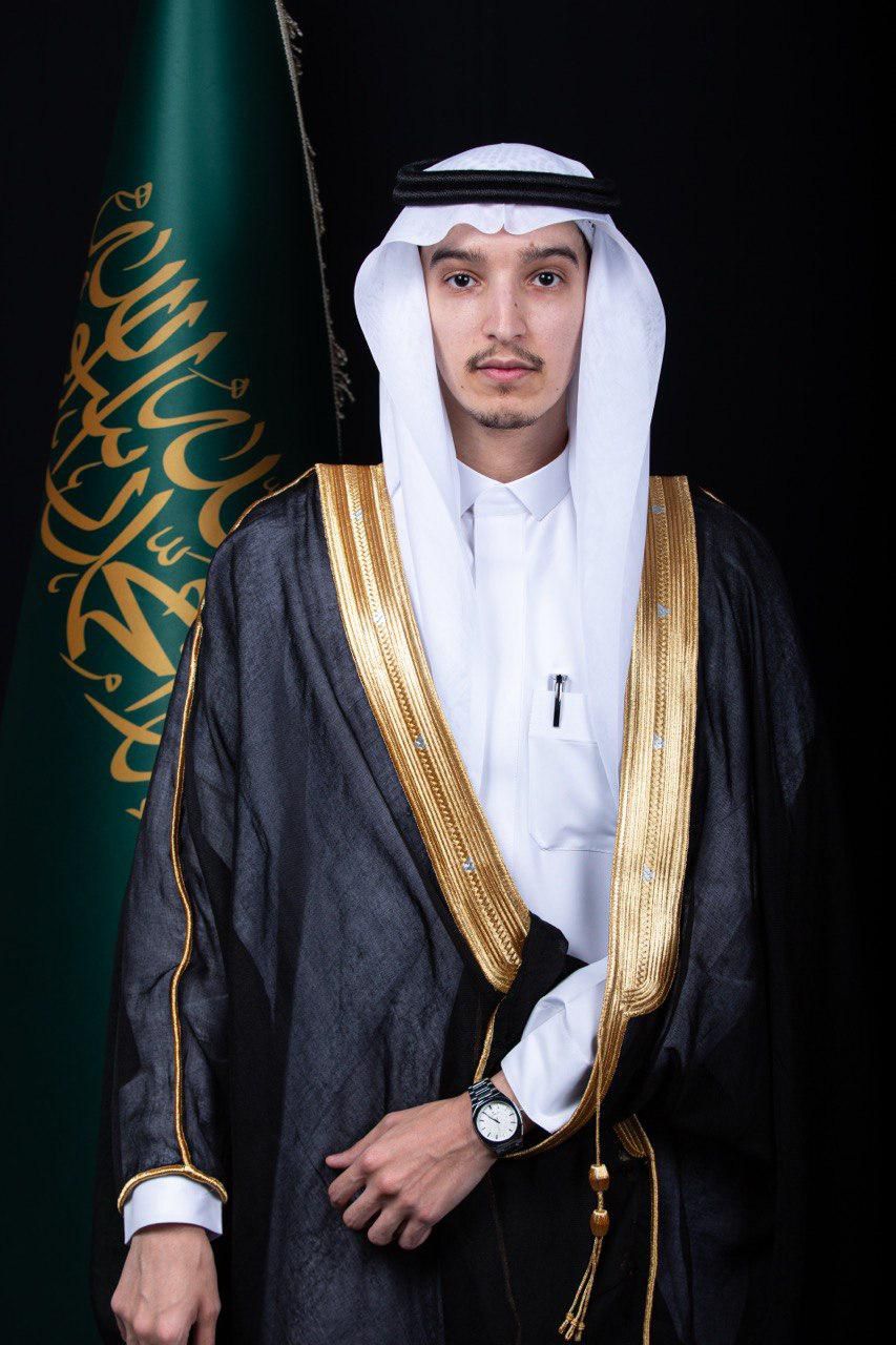 زياد الخزمري ينال درجة الطب من جامعة أم القرى
