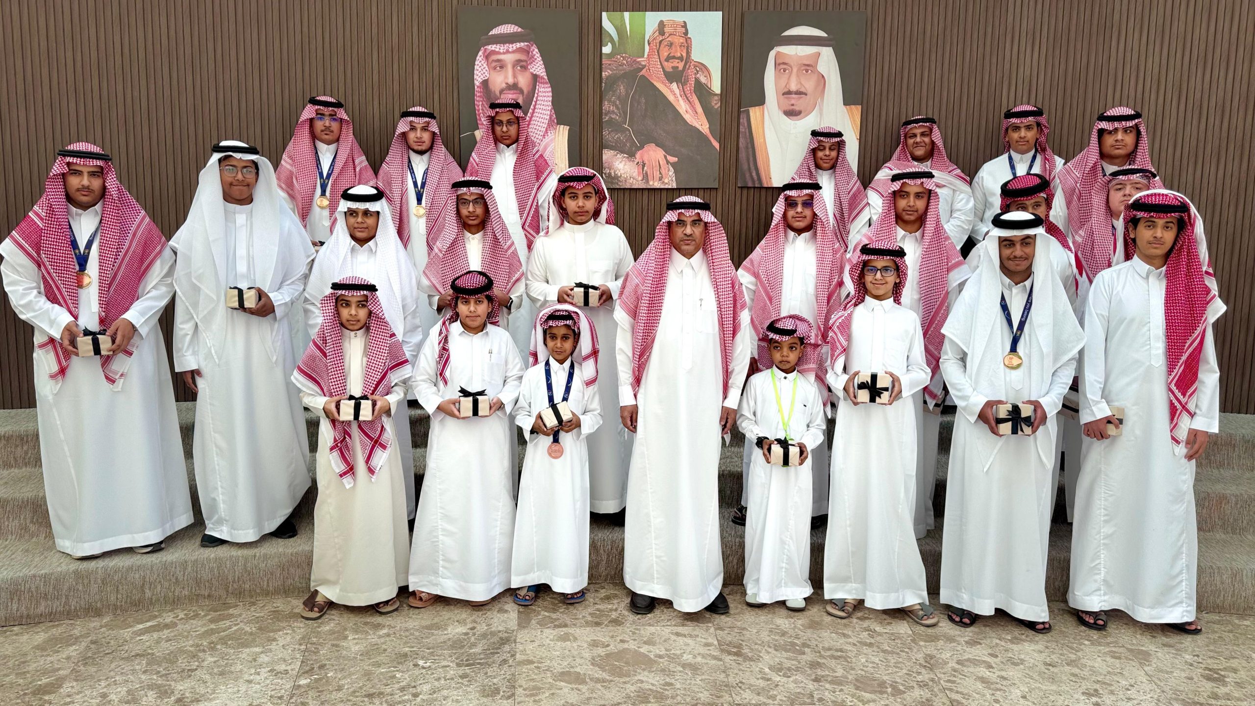 تعليم الطائف يكرم الطلبة الموهوبين والمشاركين في برامج وفعاليات الموهوبين