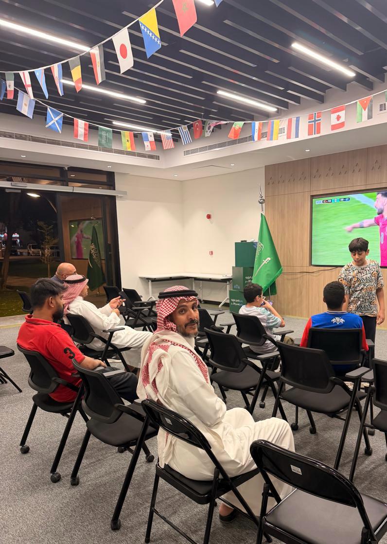 مكتب مدينتي العقيق يهيئ أجواءً وطنية لمتابعة كأس العالم 2026