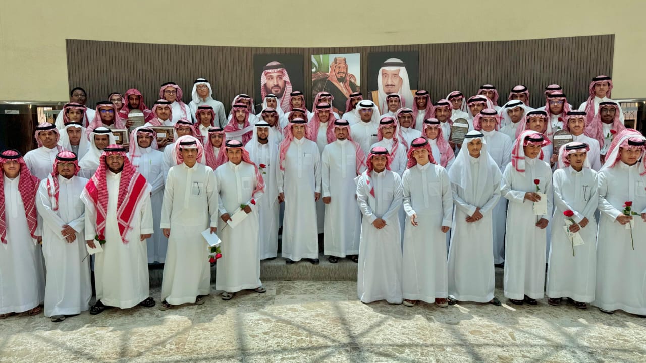 مدير تعليم الطائف يشهد الحفل الختامي لبرنامج الريادة المجتمعية