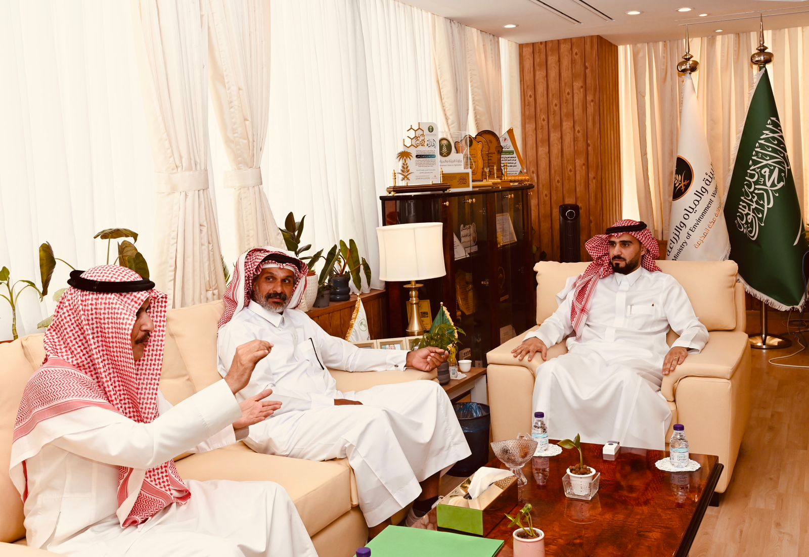 مدير عام بيئة مكة يلتقي عدد من مزارعي ميسان