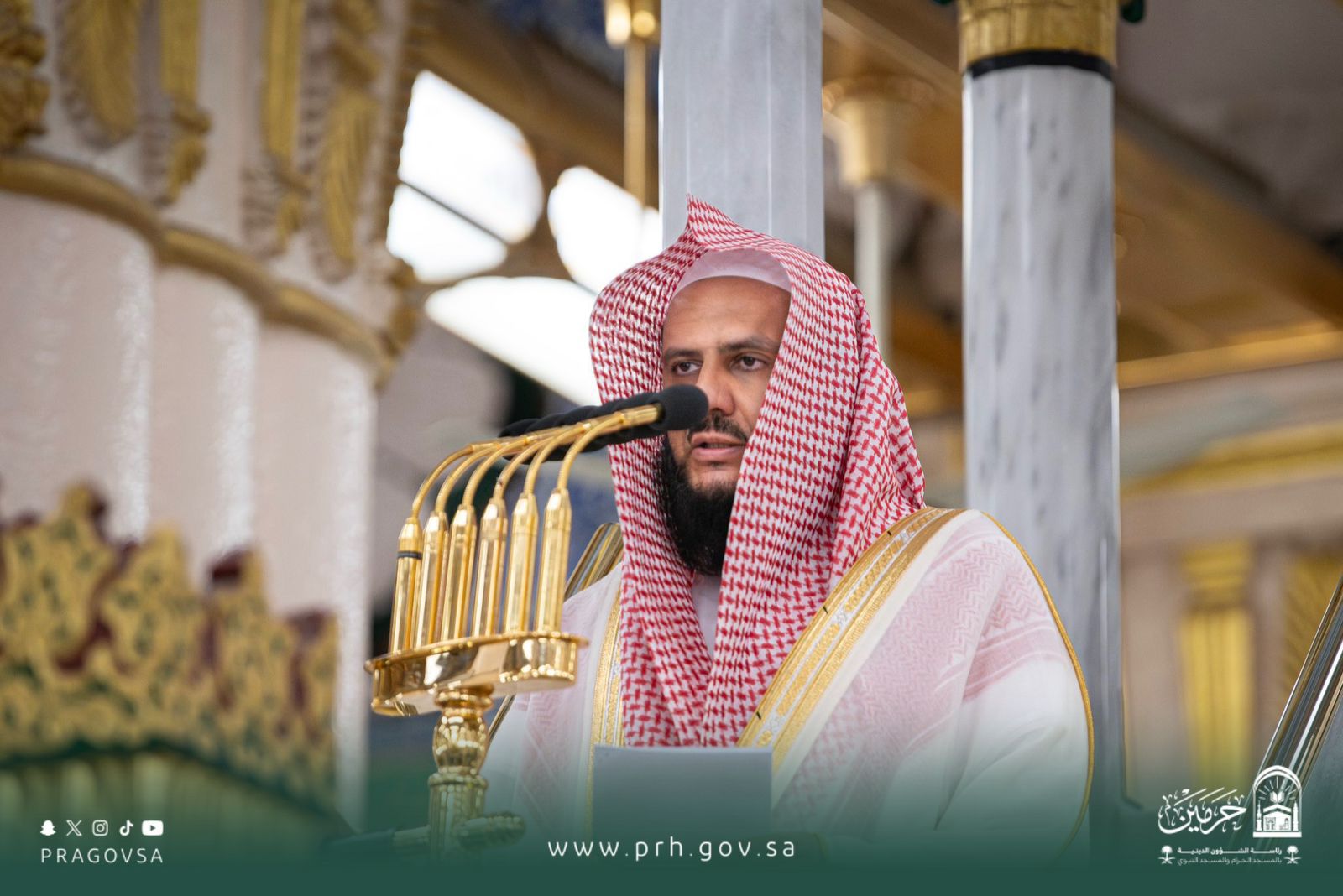 فضيلة الشيخ الدكتور خالد المهنا يؤم المصلين لصلاة الجمعة بالمسجد النبوي