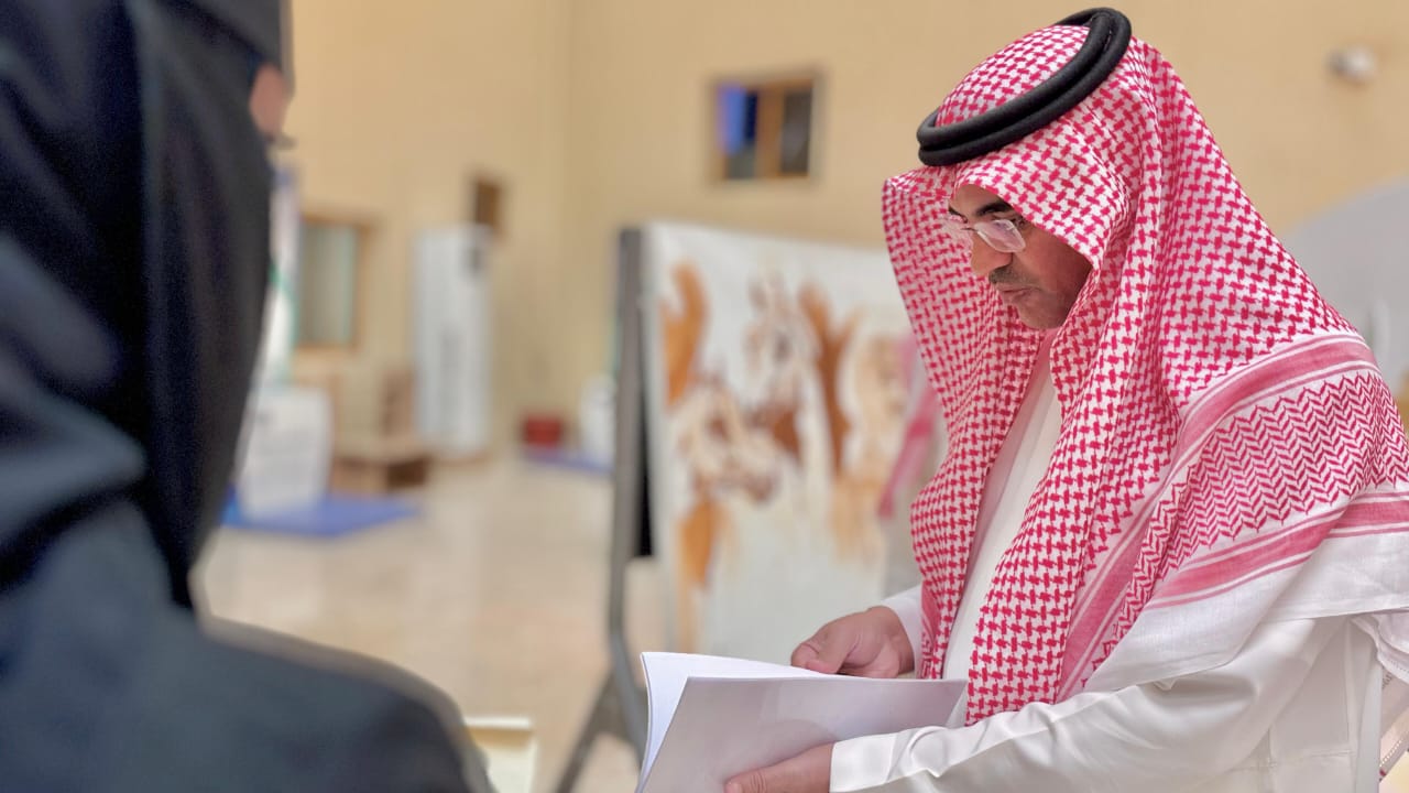 مدير تعليم الطائف يفتتح معرض الخط العربي والفنون التشكيلية 