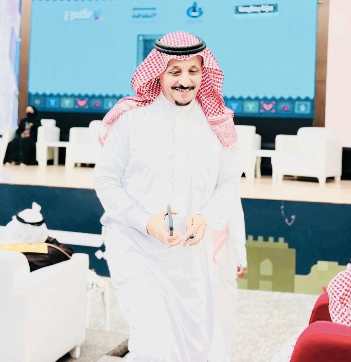 سقوط المدارات في عينيك 