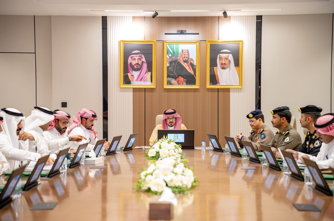 السواط يرأس اجتماع اللجنة التنفيذية لصيف الباحة الثاني ويؤكد اكتمال الجاهزية