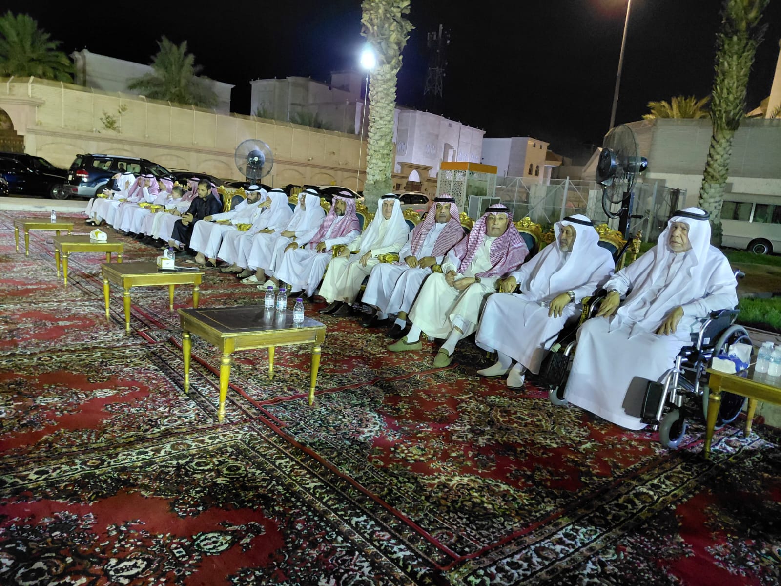 لليوم الثالث على التوالي وجهاء وأهالي منطقة مكة المكرمة يقدمون واجب العزاء لآل طلب وآل سندي
