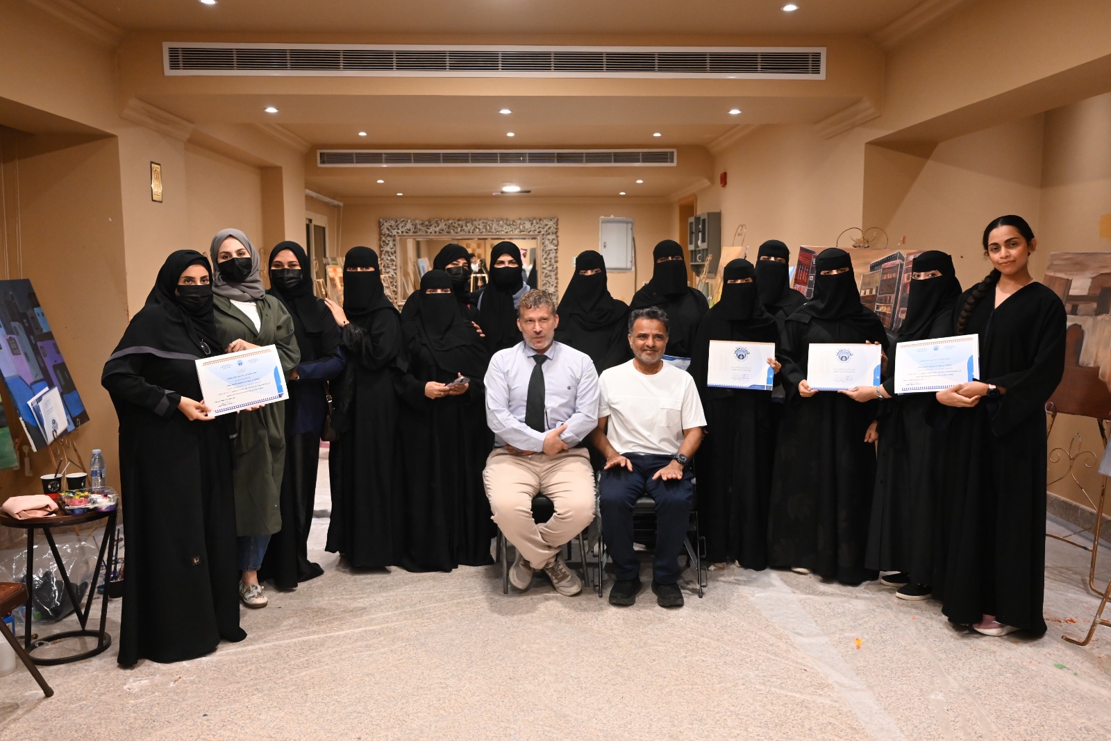 الإتجاهات المعاصرة في الرسم بأدبي جدة