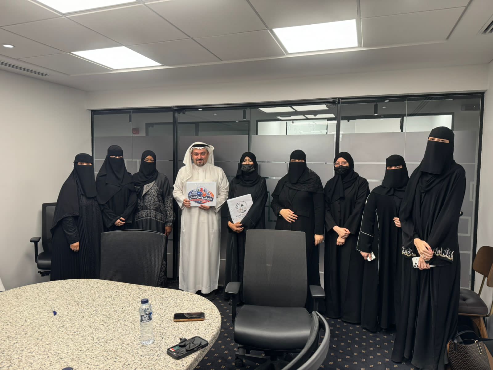 توقيع اتفاقية شراكة مجتمعية وتعاون استراتيجي    بين نادي التواصل الفعّال وفريق مبدعو المنورة للحرف اليدوية والأسر المنتجة بالمدينة المنورة