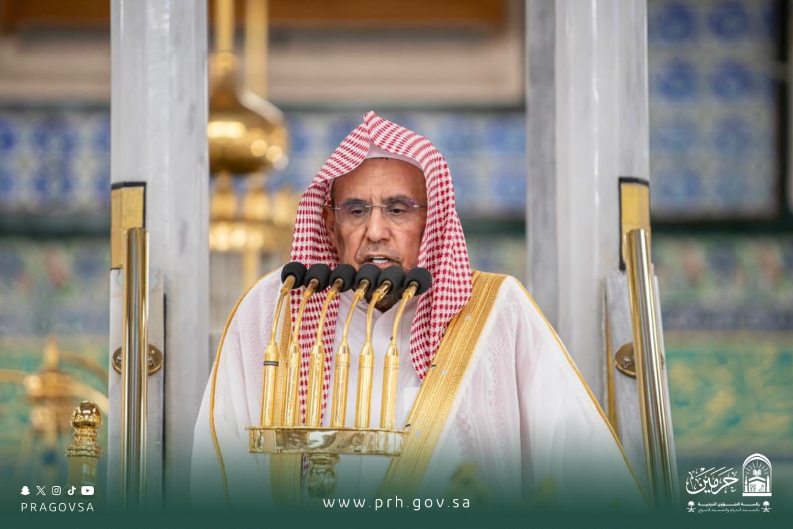 آل الشيخ يؤم المصلين لصلاة الجمعة بالمسجد النبوي الشريف 