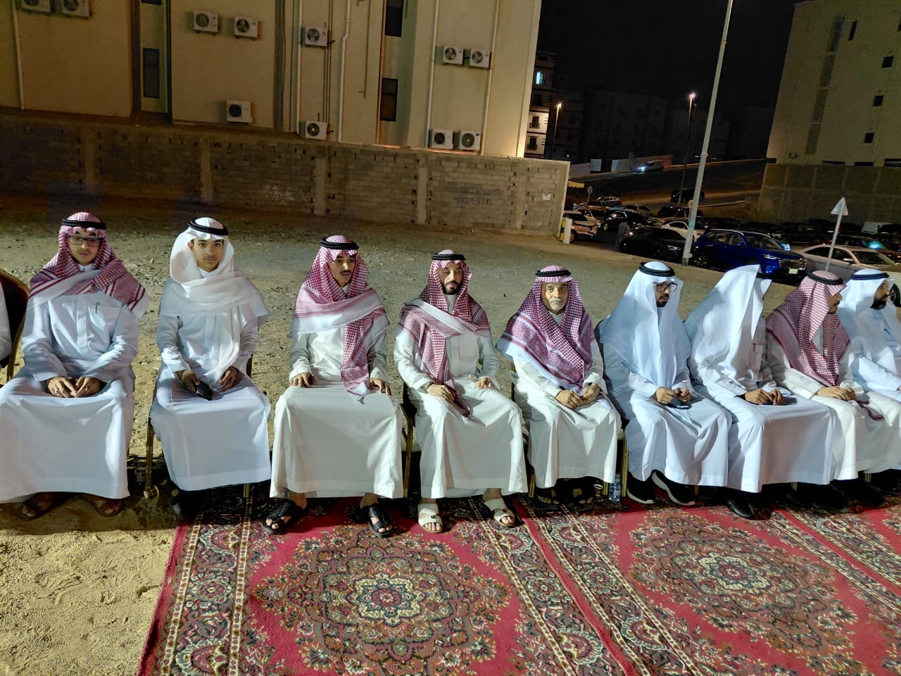 توافد أصحاب المعالي وأصحاب الفضيلة والمشائخ لتقديم واجب العزاء لآل ناصري
