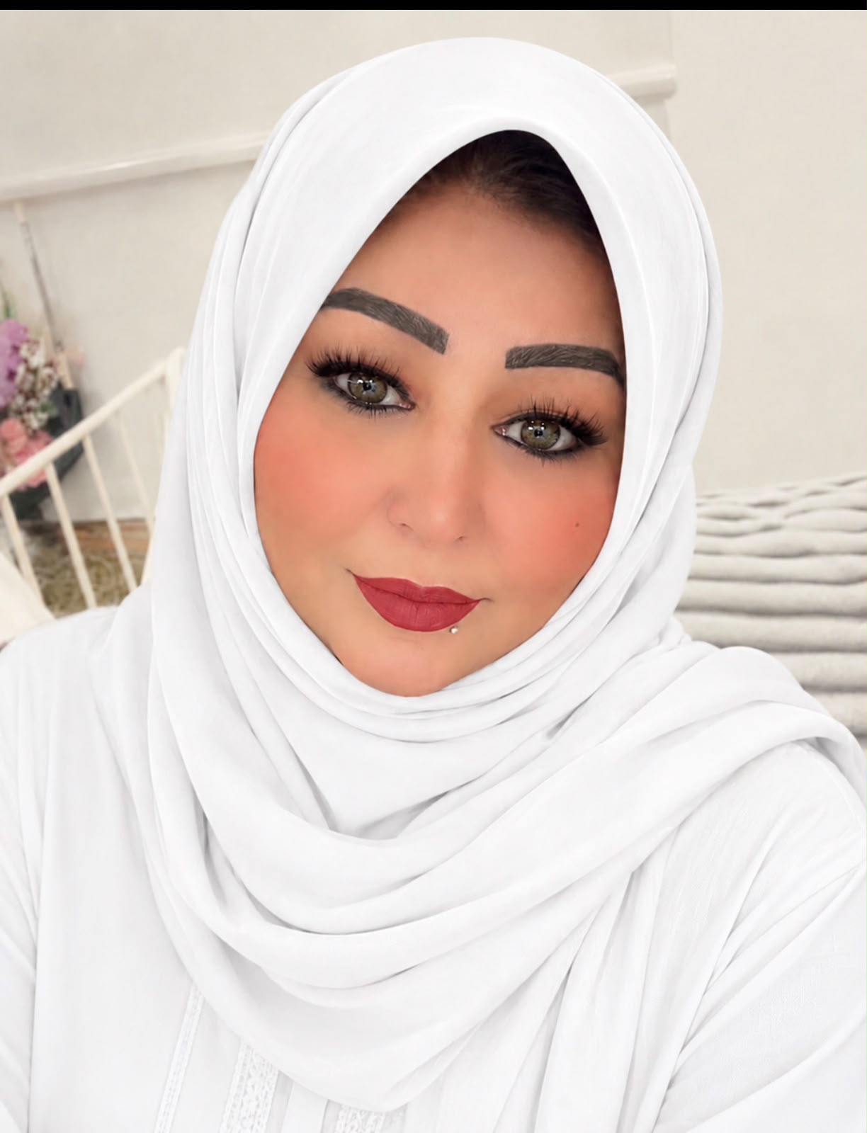 بين ذراعَي الأمل.. وشبح الفراق