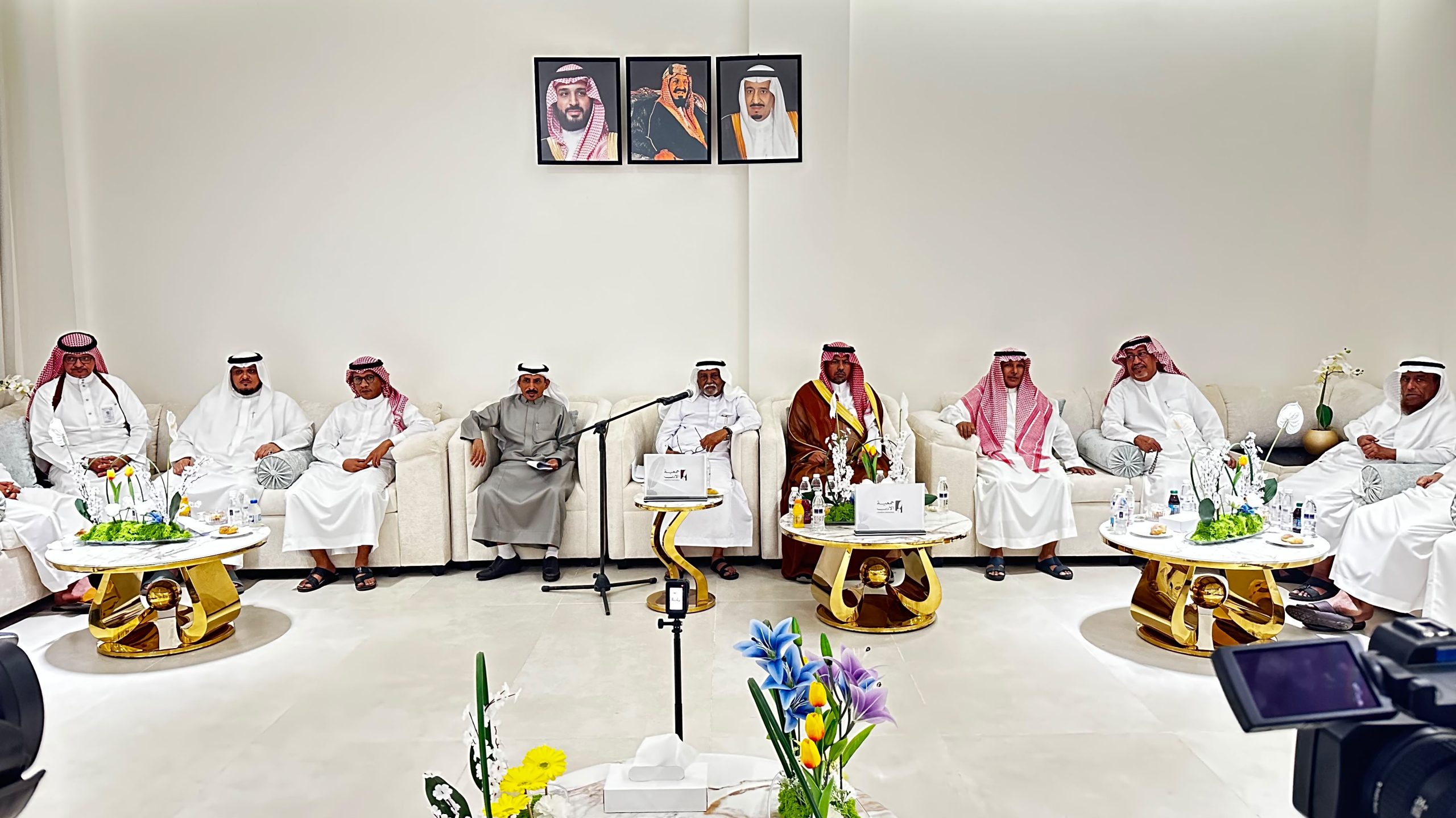 بحر ونخيل ومواسم ((إبراهيم مفتاح)) يروي اثرها على شعراء فرسان في ندوة جمعية الأدب المهنية بسفارة فرسان