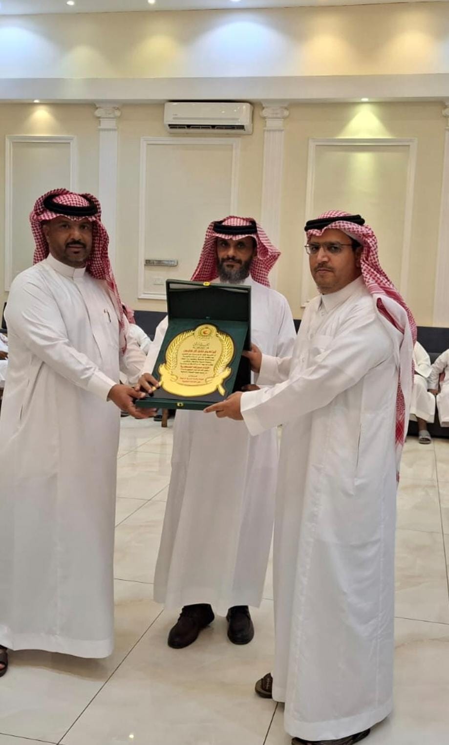 بعد 31 عامًا من العطاء.. تكريم رئيس الرقباء إبراهيم آل فارس