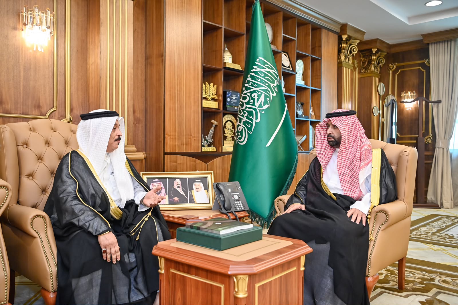 أمير جازان يطّلع على التقرير السنوي لفرع صندوق التنمية الزراعية بالمنطقة لعام 2025