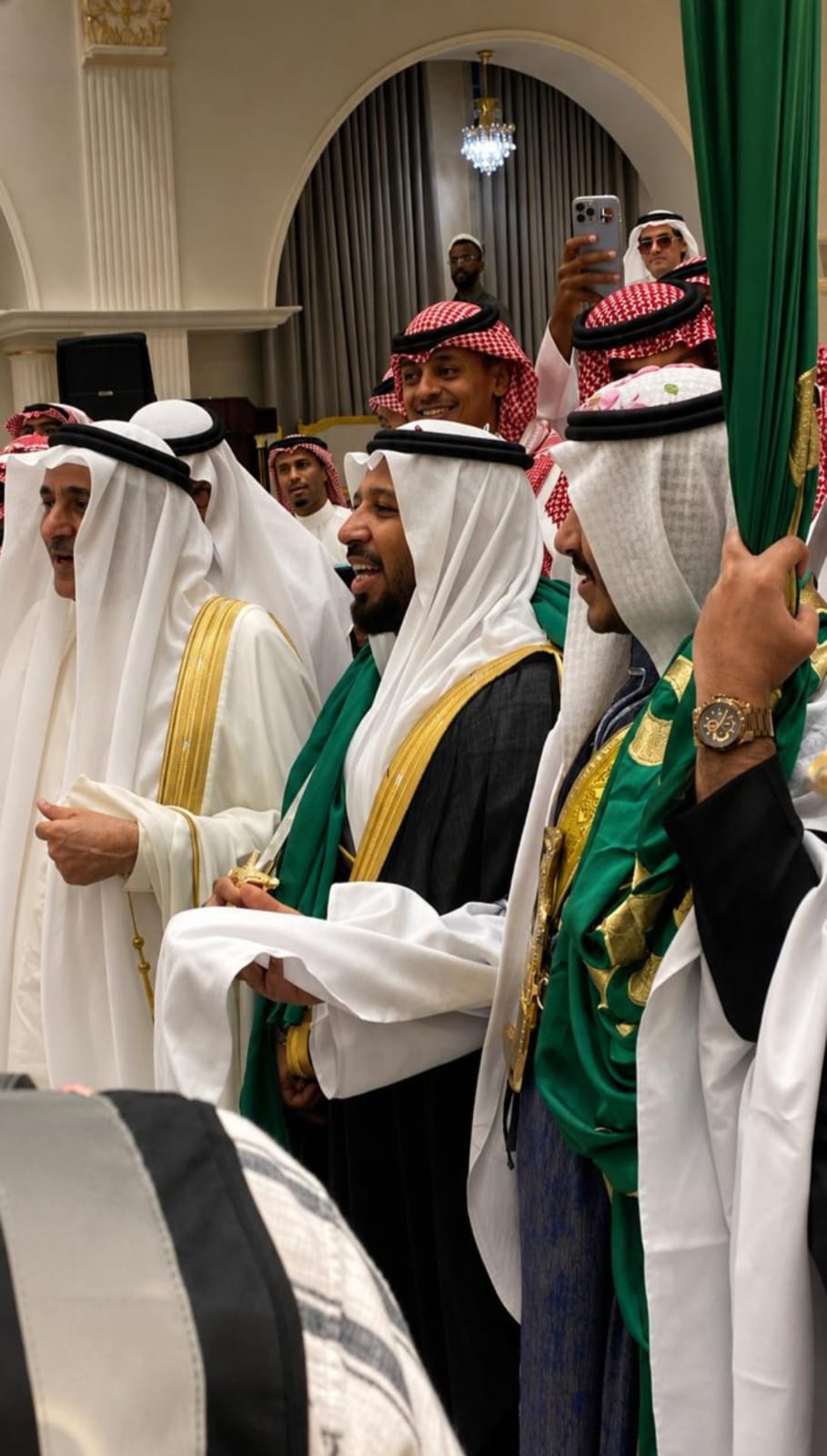 آل الصقير يحتفلون بِزواج إبنهم ” زهير “