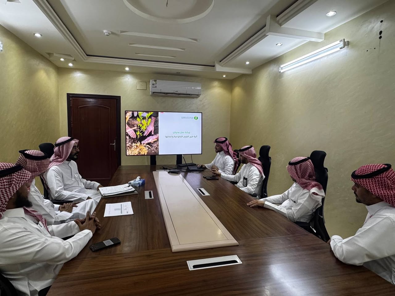 مكتب وزارة البيئة بالعاصمة المقدسة ينظم ورشة عمل حول آلية طرح الفرص التطوعية وإغلاقها