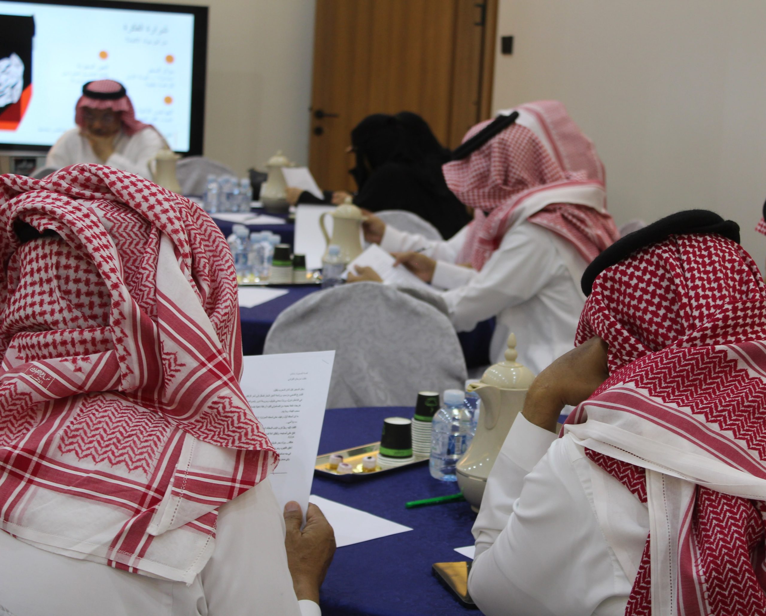 من شرارة الفكرة إلى اكتمال الحكاية.. ورشة تطبيقية لنادي الكتابة الإبداعية شغفنا في الطائف